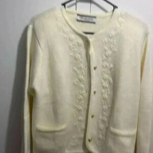 Vintage Crystal Kobe Cream Winter White Embroidered Cardigan Gold Buttons Pocket